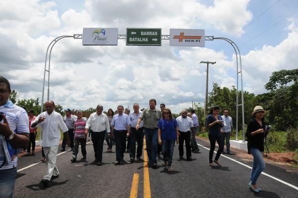 Governador visita obras em andamento no município de Boa Hora - Imagem 26