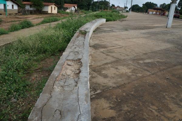 Criticam o governo e esquecem de terminar obra que desmancha com chuva - Imagem 3