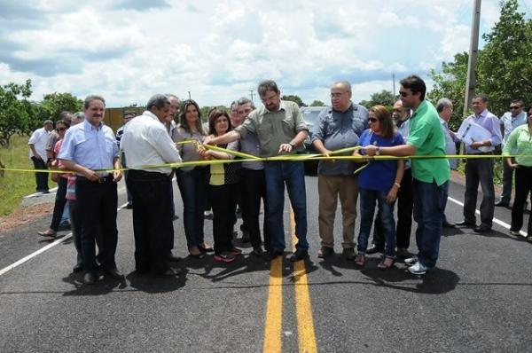 Governador visita obras em andamento no município de Boa Hora - Imagem 28