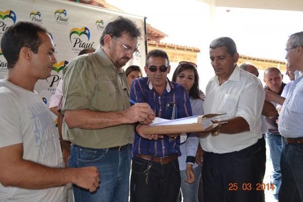 Governador visita obras em andamento no município de Boa Hora - Imagem 40