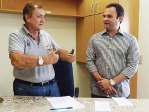 Mainha e Mao santa visitam feira do mercado de Picos. - Imagem 1