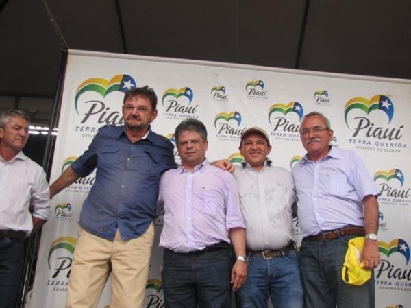 Prefeitos  participam de inauguração de rodovia em Monte Alegre  - Imagem 9