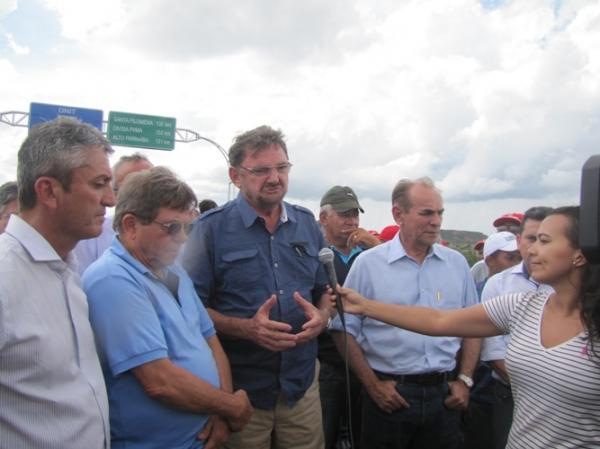 Prefeitos  participam de inauguração de rodovia em Monte Alegre  - Imagem 7