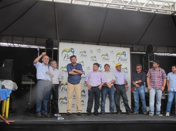 Prefeitos  participam de inauguração de rodovia em Monte Alegre  - Imagem 8