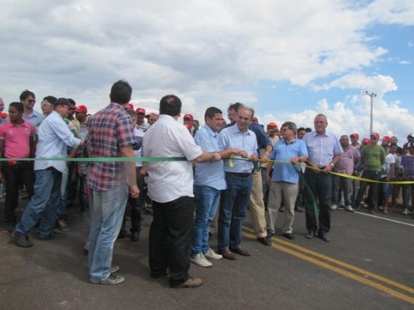 Prefeitos  participam de inauguração de rodovia em Monte Alegre  - Imagem 4
