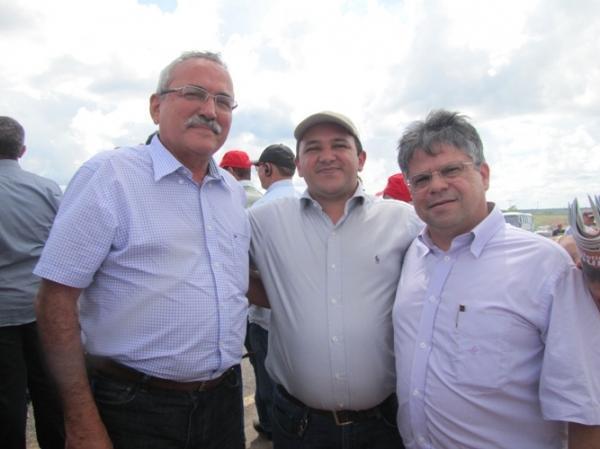 Prefeitos  participam de inauguração de rodovia em Monte Alegre  - Imagem 3