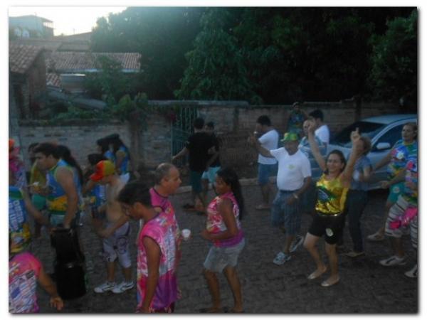 Blocos Beija Eu e Só Amigos deixam as pessoas fascinadas ao desfilarem pelas ruas de Inhuma - Imagem 98