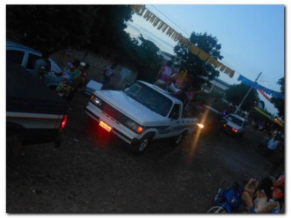 Blocos Beija Eu e Só Amigos deixam as pessoas fascinadas ao desfilarem pelas ruas de Inhuma - Imagem 107