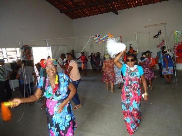 Secretária Municipal de Assistência Social Realizou Carnaval da Melhor Idade - Imagem 13