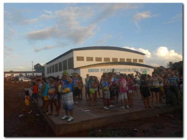 Blocos Beija Eu e Só Amigos deixam as pessoas fascinadas ao desfilarem pelas ruas de Inhuma - Imagem 80