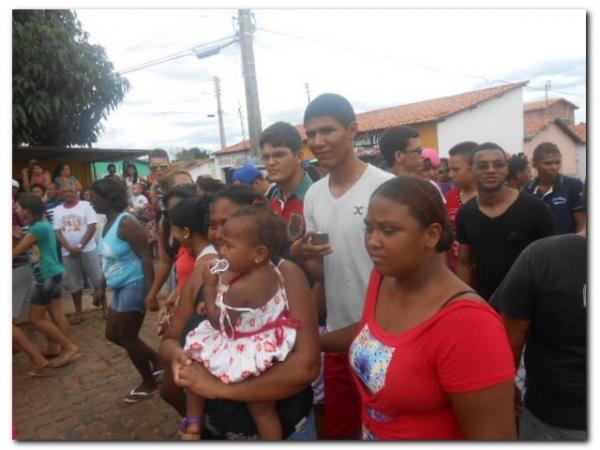 Bloco do Ferro Velho “Vai Quem Quer” arrasta multidão pelas ruas de Inhuma - Imagem 13