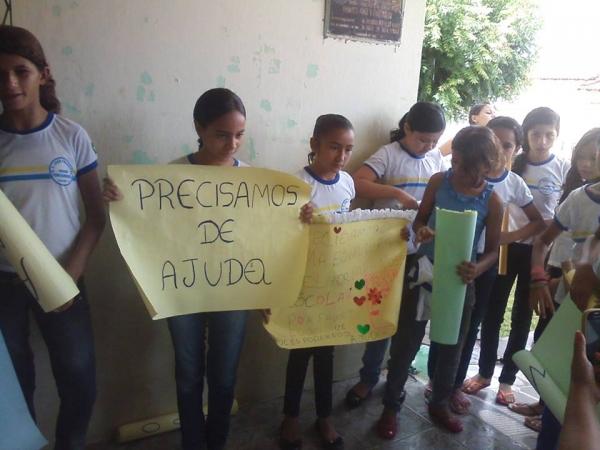Manifestação pede reforma da Escola João Francisco que está caindo - Imagem 6