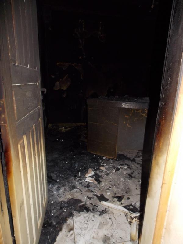 Raio cai sobre torre de rádio e destrói todo o equipamento e estrutura - Imagem 2