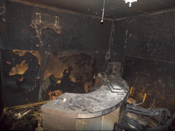 Raio cai sobre torre de rádio e destrói todo o equipamento e estrutura - Imagem 4