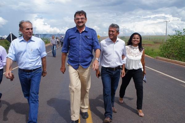 Governo estrega obras no extremo sul do Piauí. - Imagem 13