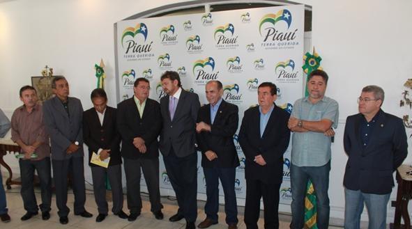 Simplício Mendes recebeu veículo para Adapi no Palácio de Karnak  - Imagem 1