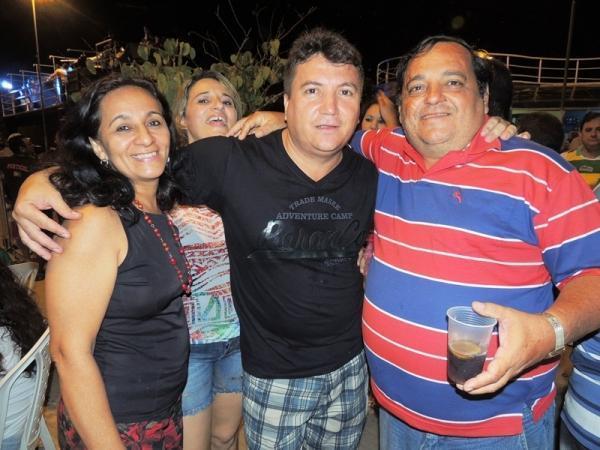 Bandas levam o público à praça na segunda feira de carnaval - Imagem 30