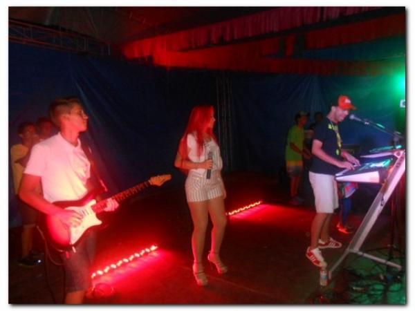 Cristiano Pipow agitou a galera na Praça da Rodoviária - Imagem 1