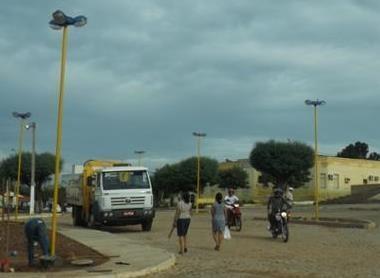 Nova iluminação na Praça Dom Expedito Lopes - Imagem 1