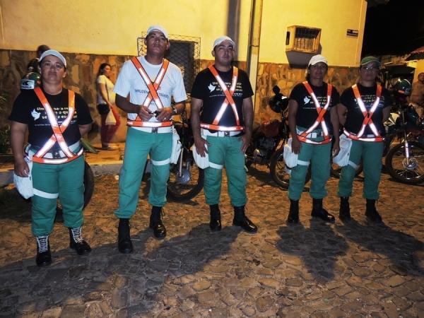 Prefeita Neuma Café se confraterniza com o povão na terça de carnaval - Imagem 74