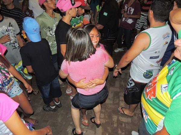 Prefeita Neuma Café se confraterniza com o povão na terça de carnaval - Imagem 22