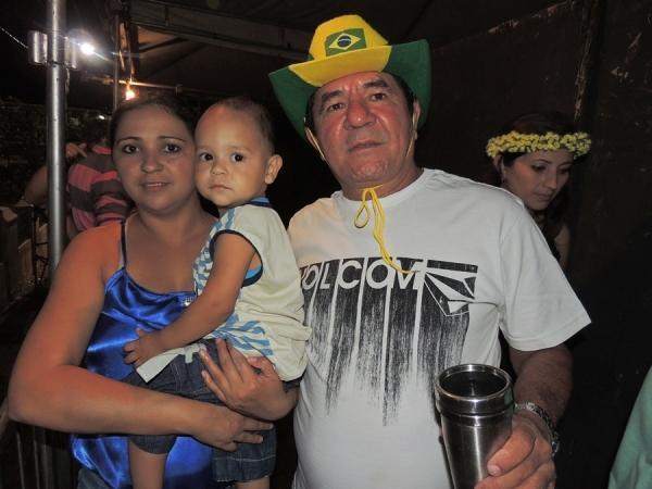 Prefeita Neuma Café se confraterniza com o povão na terça de carnaval - Imagem 94