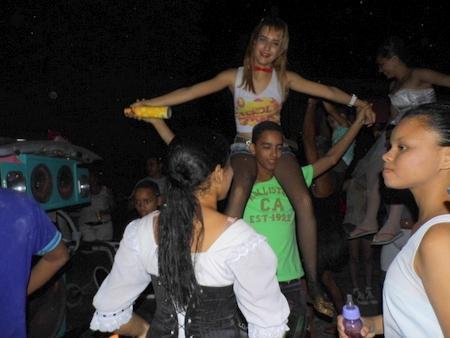Carnaval do povão, arrasta multidão em jardim do Mulato - Imagem 13