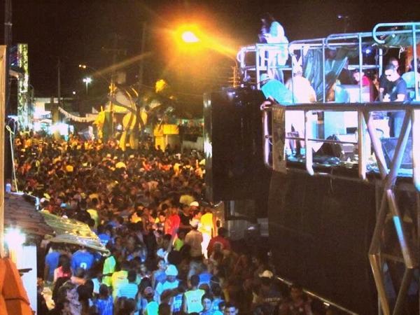 Gilmelândia fecha com chave de ouro a última noite de Carnaval em Barras - Imagem 95