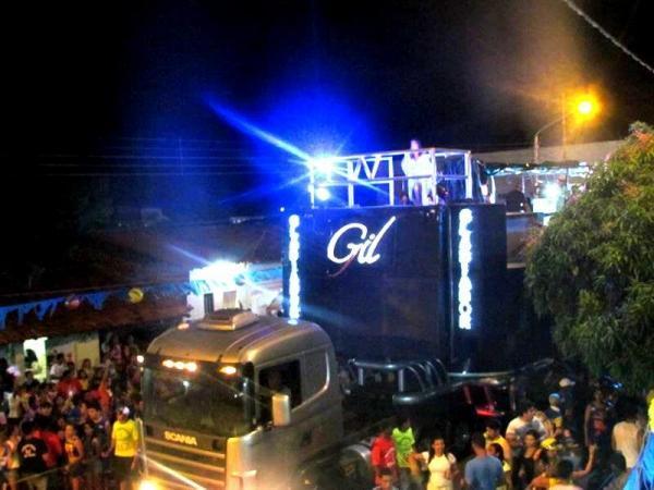Gilmelândia fecha com chave de ouro a última noite de Carnaval em Barras - Imagem 2