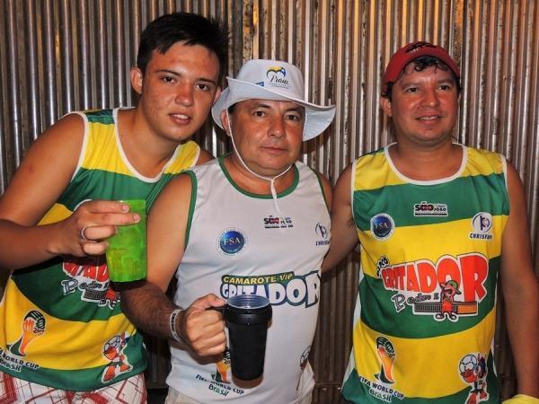 Prefeita Neuma Café se confraterniza com o povão na terça de carnaval - Imagem 87