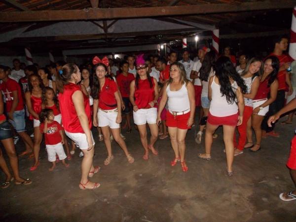 Carnaval de rua alegra foliões. - Imagem 2