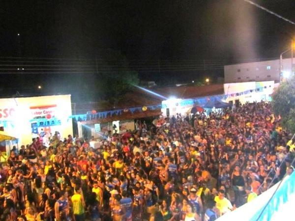 Gilmelândia fecha com chave de ouro a última noite de Carnaval em Barras - Imagem 5