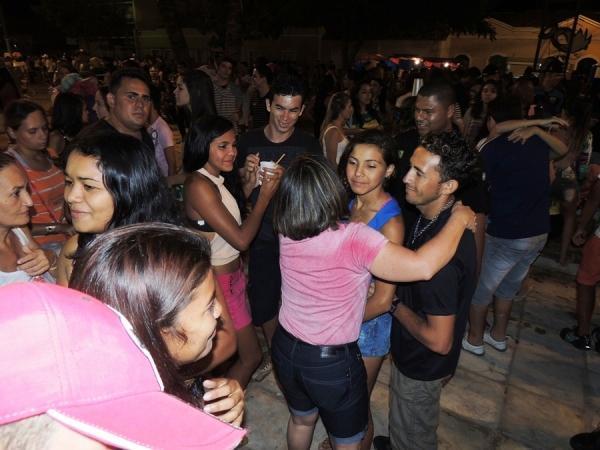 Prefeita Neuma Café se confraterniza com o povão na terça de carnaval - Imagem 45