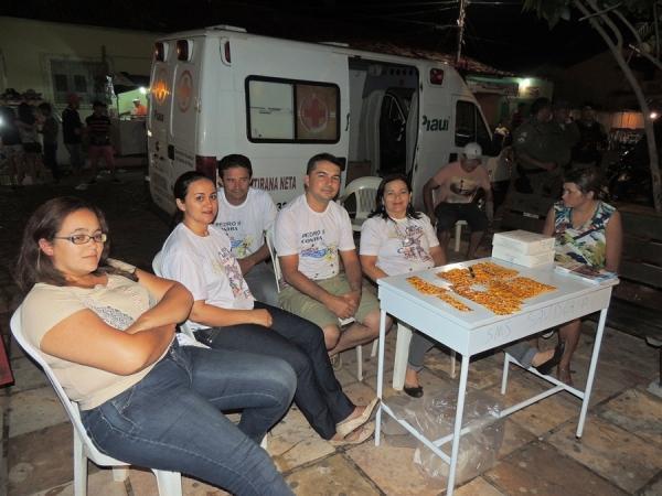 Prefeita Neuma Café se confraterniza com o povão na terça de carnaval - Imagem 88