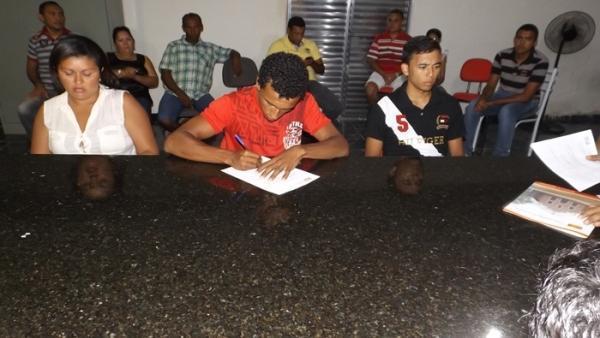 Zé Henrique efetiva 10 funcionários aprovados em concurso de 2011, e pretende fazer um concurso público até o fim do ano - Imagem 17