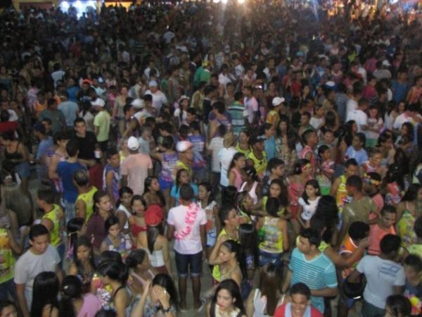 Muita festa e alegria no ultimo dia de carnaval no município de Miguel Alves - Imagem 25