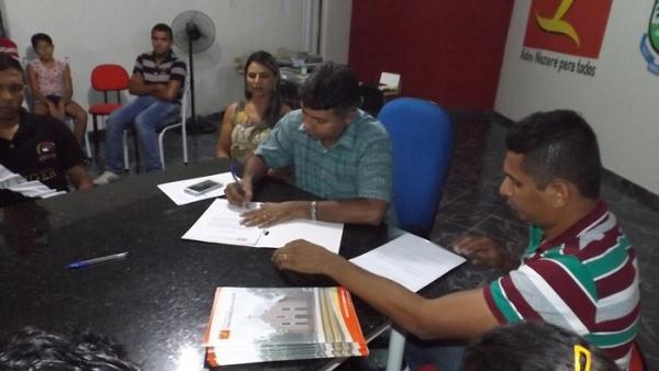 Zé Henrique efetiva 10 funcionários aprovados em concurso de 2011, e pretende fazer um concurso público até o fim do ano - Imagem 16