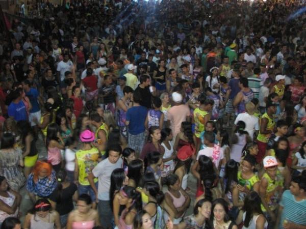 Muita festa e alegria no ultimo dia de carnaval no município de Miguel Alves - Imagem 24