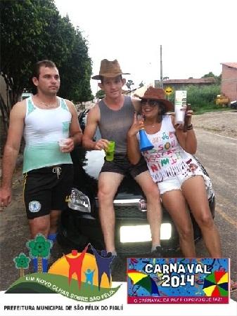 2° Corso arrasta multidões em São Félix no carnaval 2014 - Imagem 1