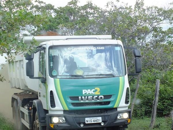 Prefeitura de Dom Expedito Lopes recupera 4 Km de estrada vicinal - Imagem 18