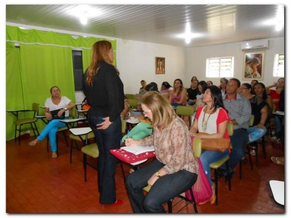  Profissionais da Saúde em reunião com a Gerente de Saúde Mental do Estado - Imagem 5