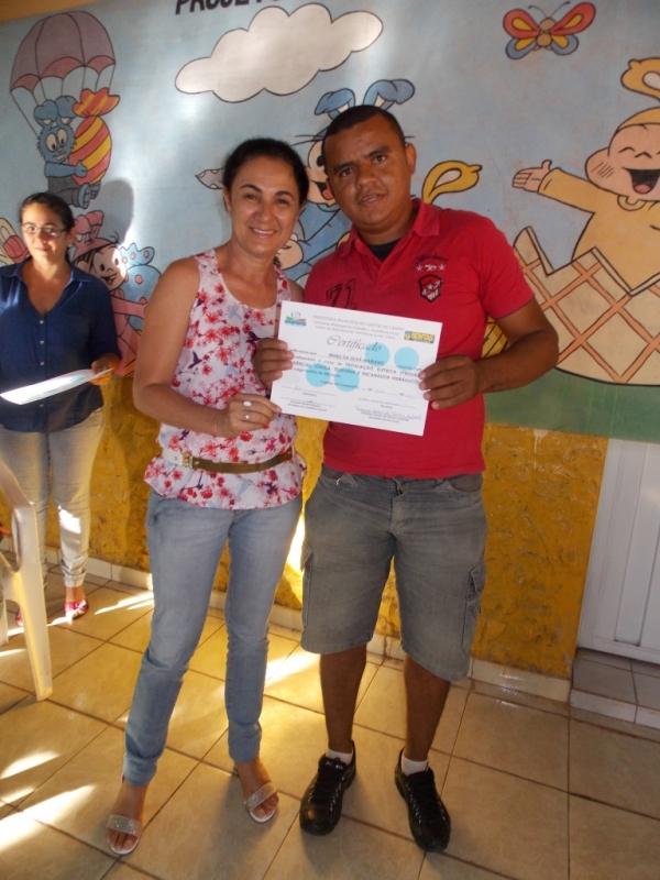 Alunos do curso de instalação elétrica recebem certificados - Imagem 22