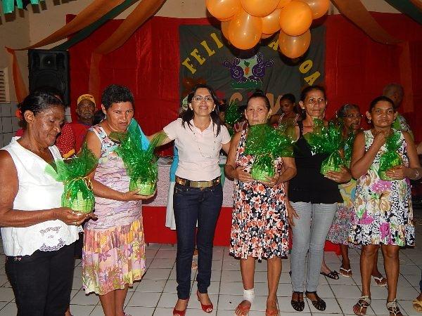 Secretaria de Assistência Social realiza encontro com os Idosos  - Imagem 2