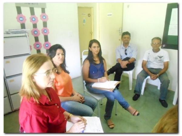 Profissionais da Saúde em reunião com a Gerente de Saúde Mental do Estado - Imagem 2