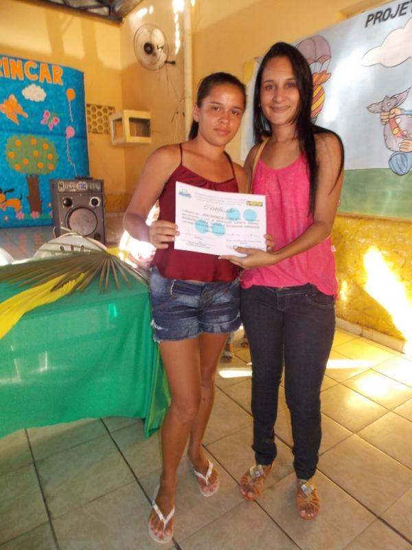 Alunos do curso de instalação elétrica recebem certificados - Imagem 16