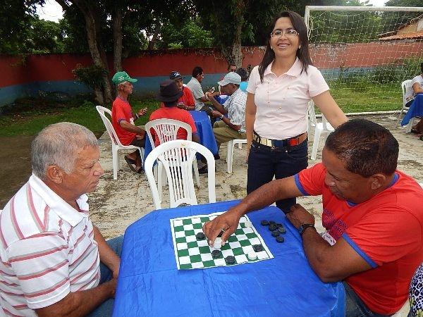 Secretaria de Assistência Social realiza encontro com os Idosos  - Imagem 25