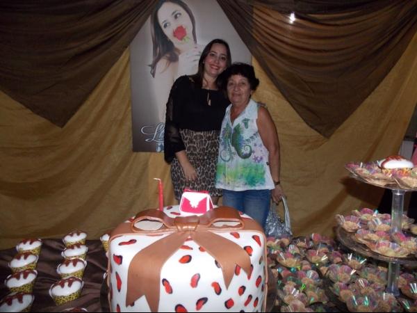 Primeira dama Lindyane Batista comemora aniversário ao lado de amigos e familiares. - Imagem 4