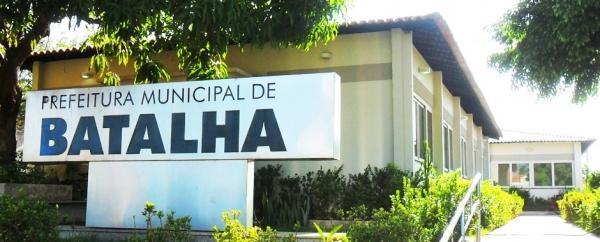 Prefeitura paga salário dos vigias referente  à dezembro de 2012 - Imagem 1