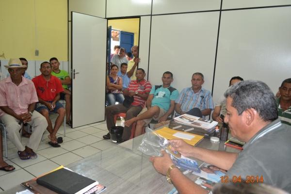 Prefeito Zé Resende reúne lideranças do município para tratar de distribuição de cestas - Imagem 1