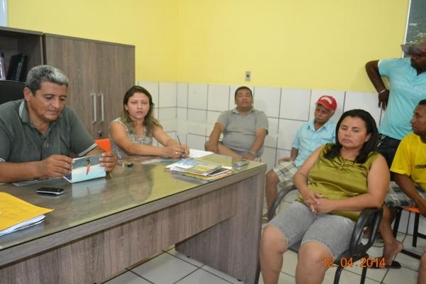 Prefeito Zé Resende reúne lideranças do município para tratar de distribuição de cestas - Imagem 3